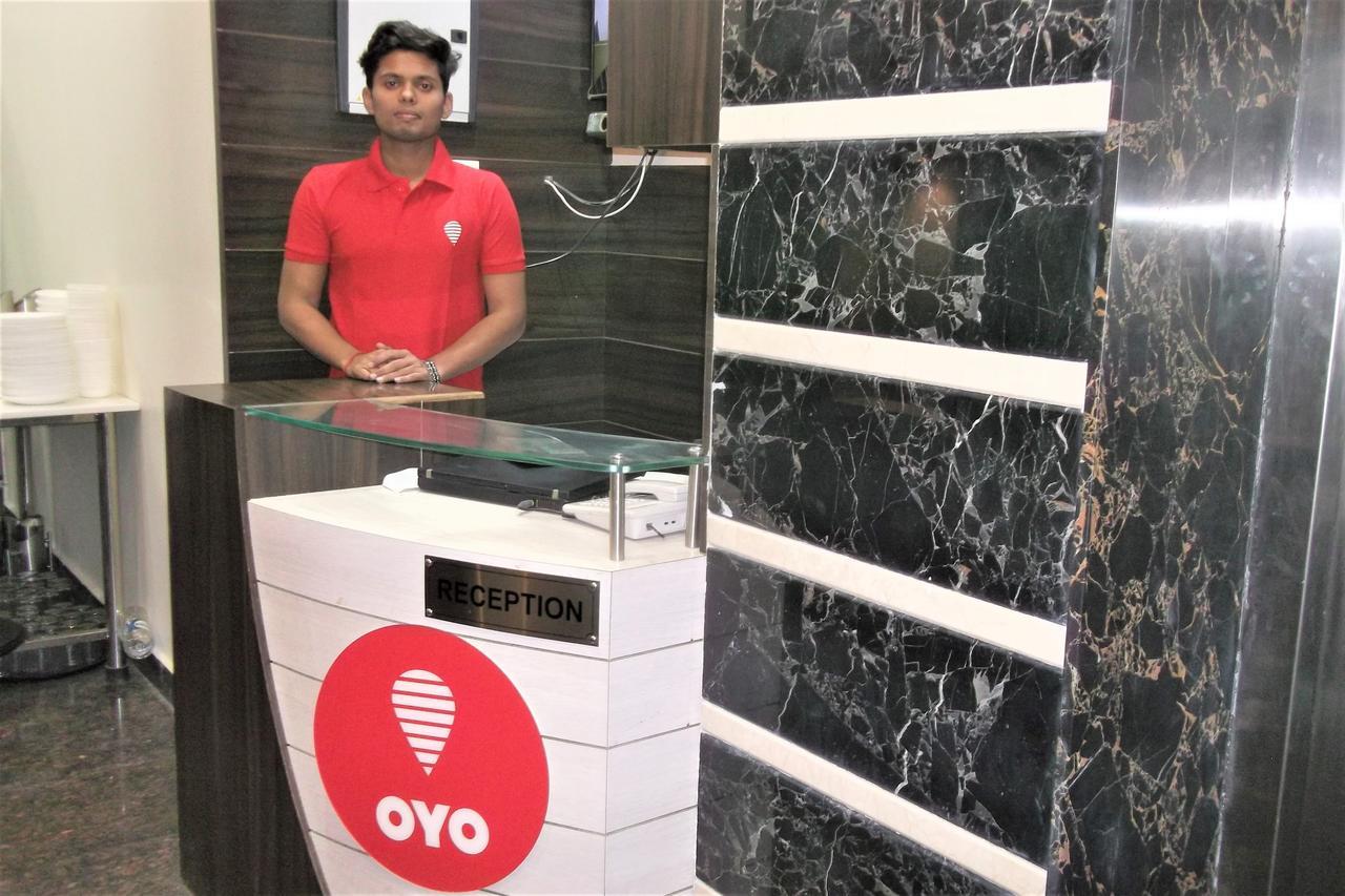 Oyo 10360 Hotel Grand Manoranjan Gorakhpur Zewnętrze zdjęcie