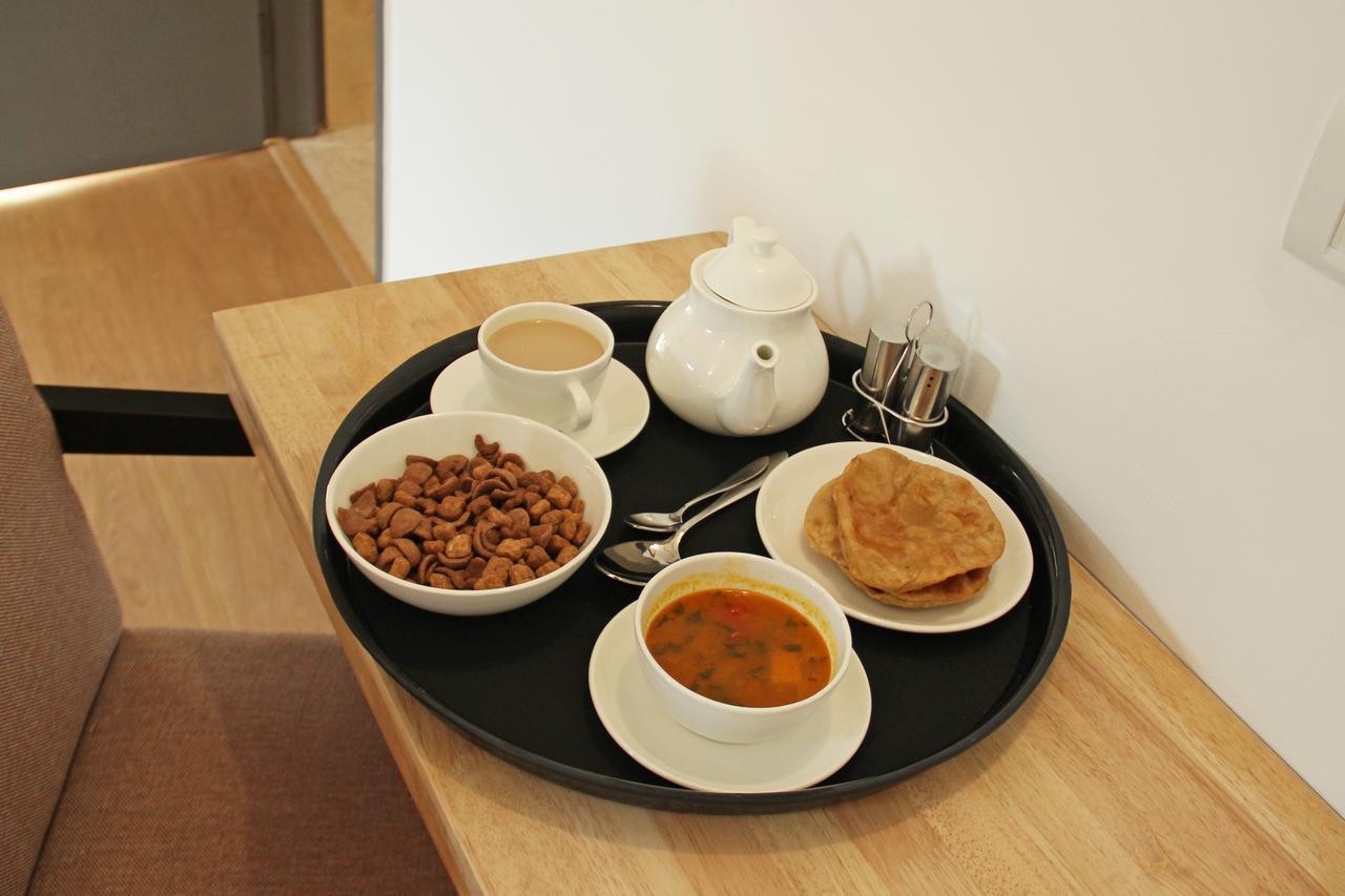 Oyo 10360 Hotel Grand Manoranjan Gorakhpur Zewnętrze zdjęcie