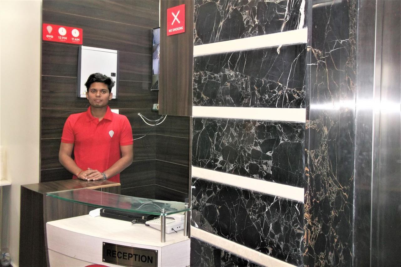 Oyo 10360 Hotel Grand Manoranjan Gorakhpur Zewnętrze zdjęcie