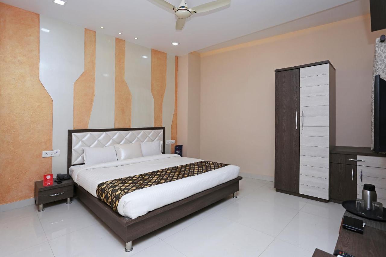 Oyo 10360 Hotel Grand Manoranjan Gorakhpur Zewnętrze zdjęcie