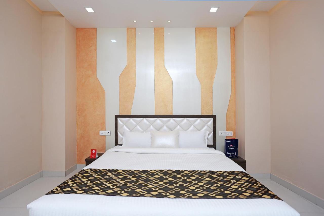 Oyo 10360 Hotel Grand Manoranjan Gorakhpur Zewnętrze zdjęcie