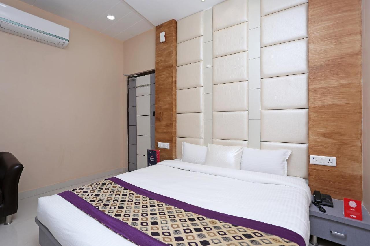 Oyo 10360 Hotel Grand Manoranjan Gorakhpur Zewnętrze zdjęcie